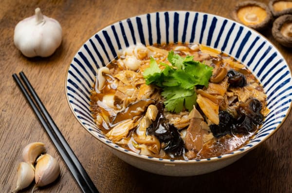 Dao Noodle's chicken gravy dao xiao mian.